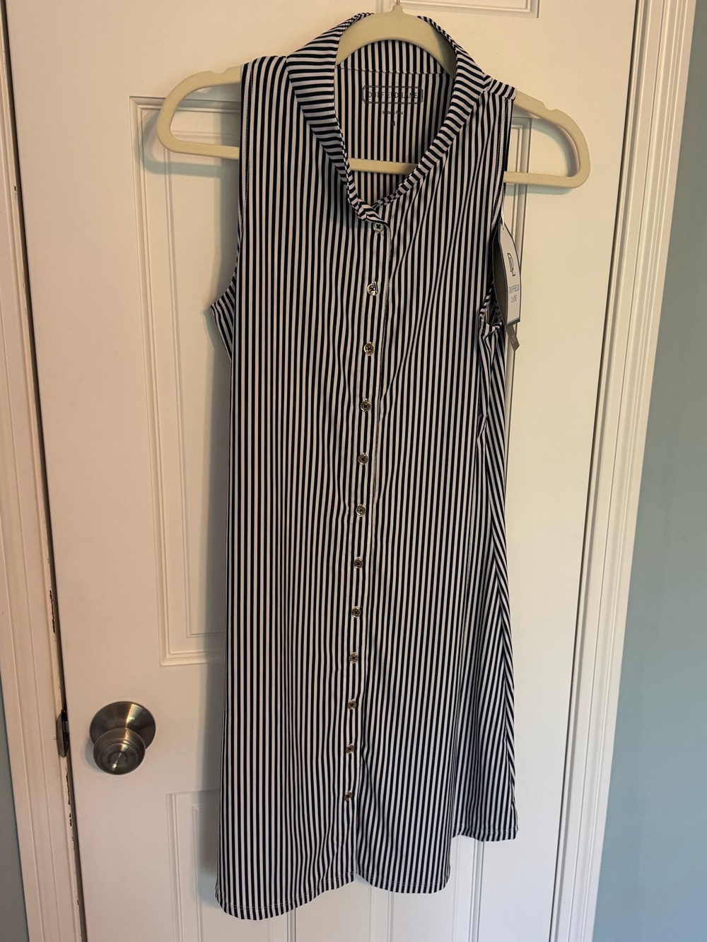 NWT Duffield Lane Solar Stretch Noah Dress in Navy Seersucker Stripe Medium - Picture 5 of 12